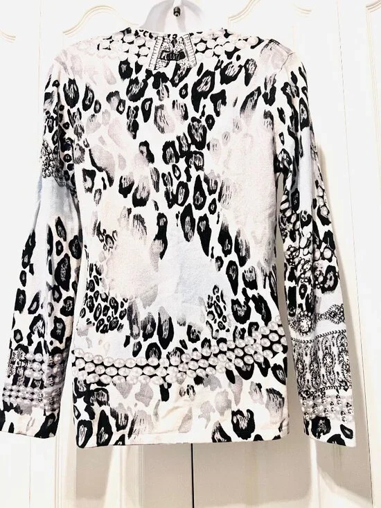 Cyrus Women's Small Knit Super Stretch V Neck Long Sleeve Baby Blue/Animal Print - Picture 9 of 12